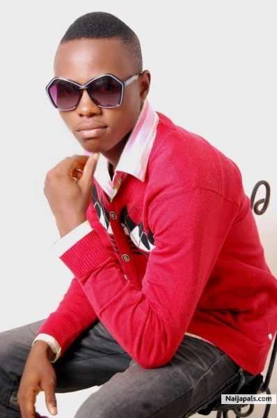 fine boy no pimples... - click for next photo