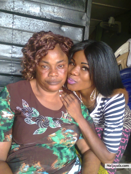 Mom/Daughter - click for next photo