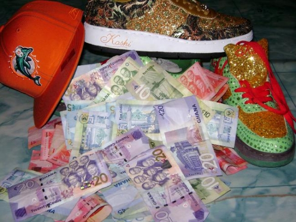 MY BOSS YAHOOZE MONEY - click for next photo