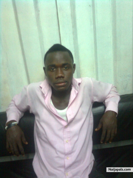 they new kid on dy building... - click for next photo