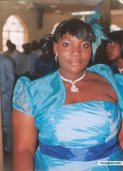 bridesmaid - click for next photo