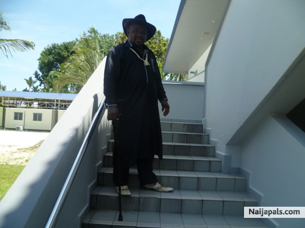 ONYE-EZE,IDI OK! - click for next photo