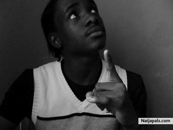 Waz jst lookin at my ceilin fan. - click for next photo