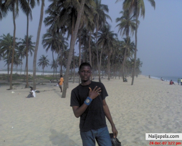 Me at de beach - click for next photo