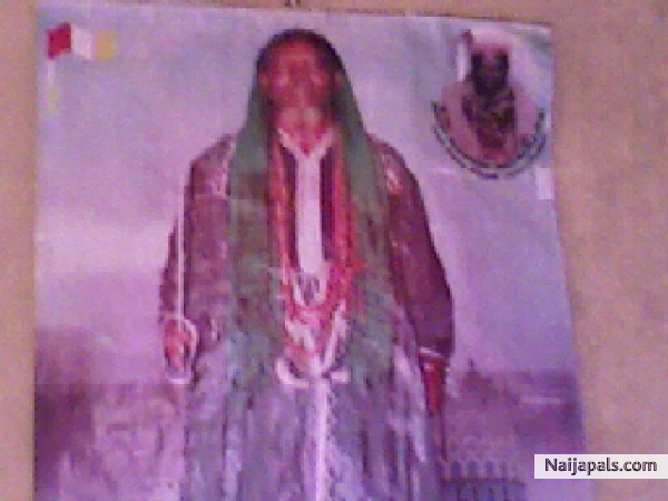  - click for next photo