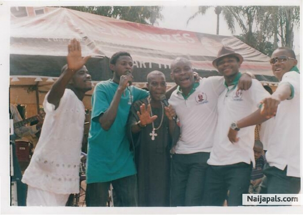 LOOK UNTO U - click for next photo