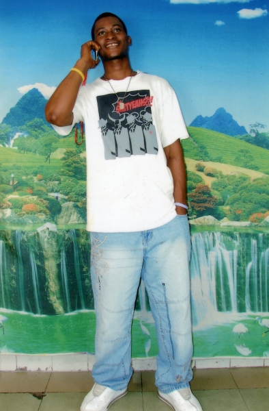  - click for next photo
