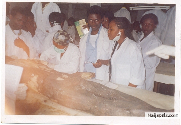 REAL HIPHOPPERS DISSECTING A WACK MC! - click for next photo