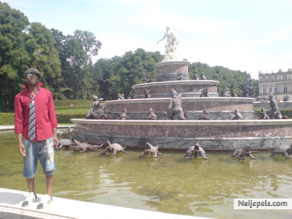  - click for next photo