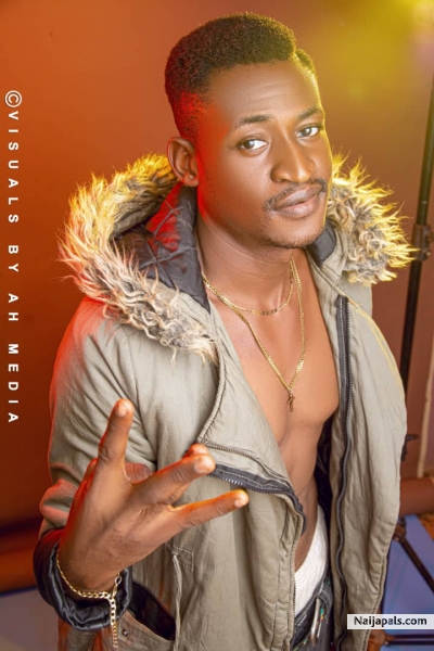 Mr Kleff Music Entertainment - click for next photo