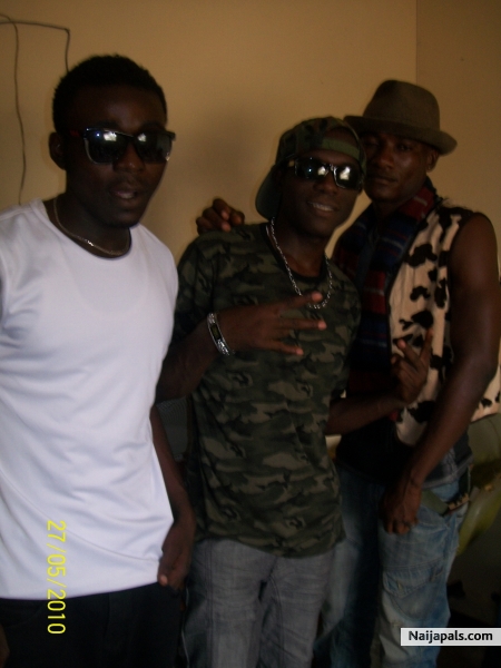 men them wey dey hursle - click for next photo