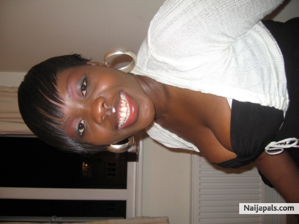 Good looking Girl - click for next photo