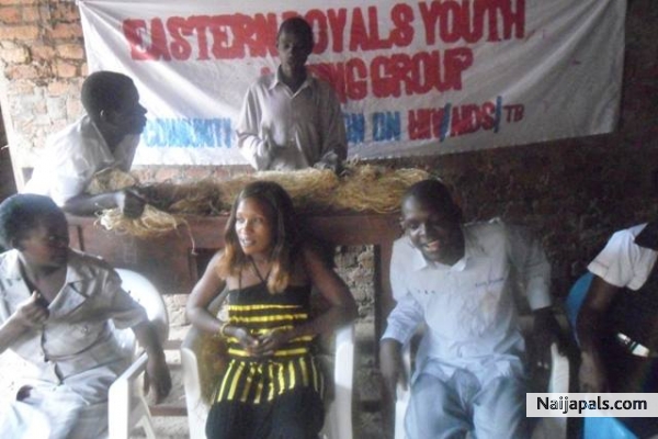 eastern royals actinggroup members durring reheasals - click for next photo