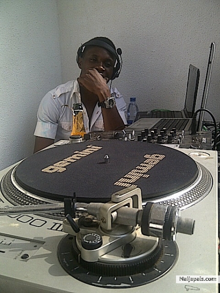 DJ Slash Reloaded - click for next photo