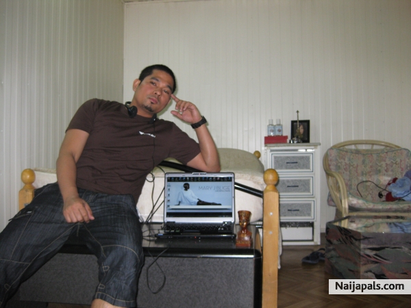  - click for next photo