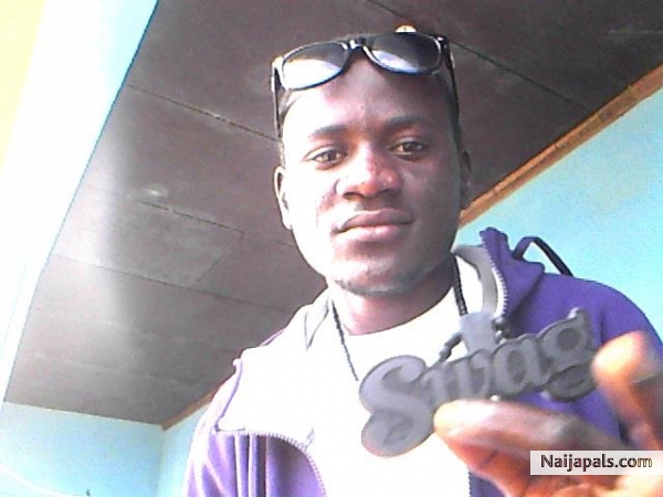 HIPHOP RAPPER SINGER AND DJ TWO ALBUM IN CIRCULATION AND AN AV AWARD WINNER WELCOME FRIENDS FANS AND CAMRADE ROUND DE WORLD - click for next photo