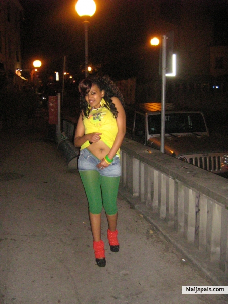  - click for next photo