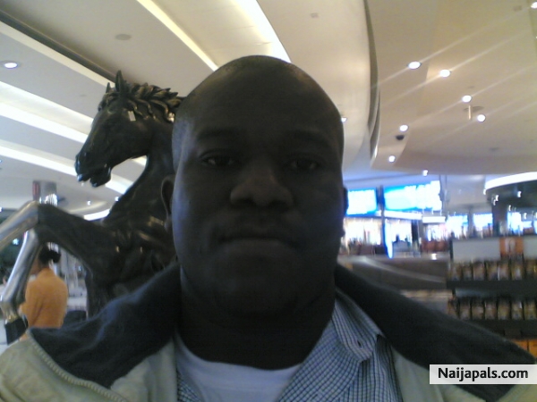 @ the Dubai duty free shops in the airport - click for next photo