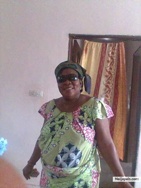 mama' s sister - click for next photo