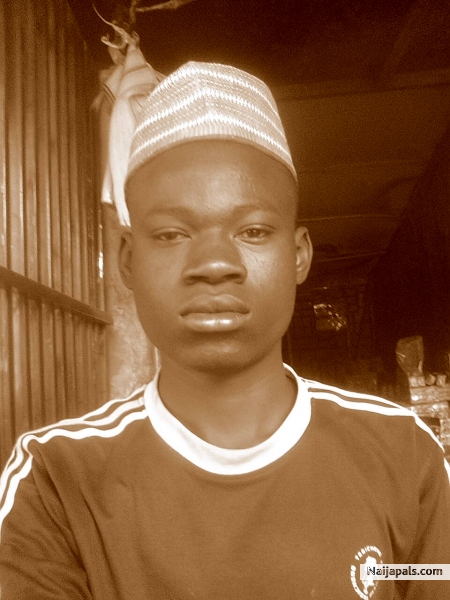 Tunde - click for next photo