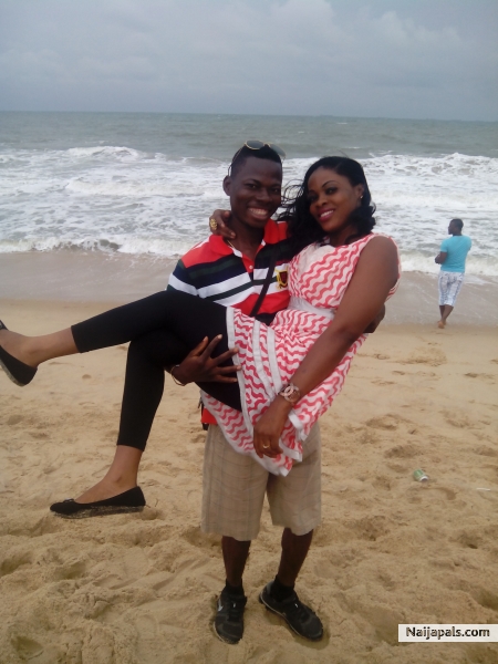 at elegushi with luvly wife. - click for next photo