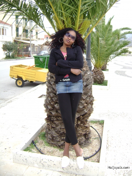  - click for next photo