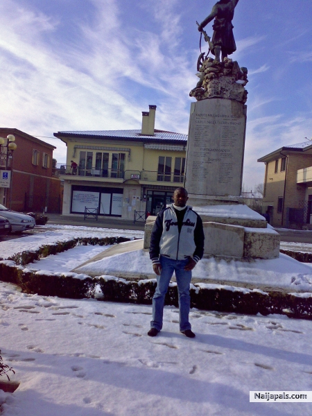 - click for next photo
