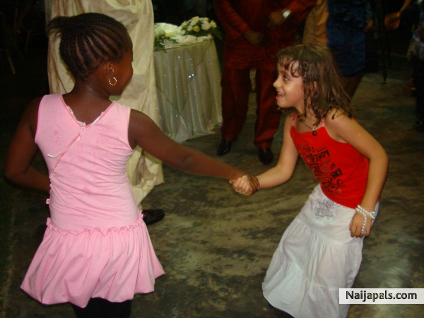 9ja girl teaching d Omani girl 9ja style - click for next photo