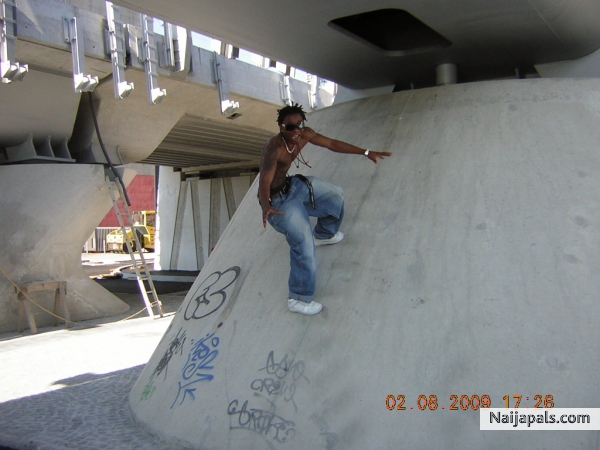  - click for next photo