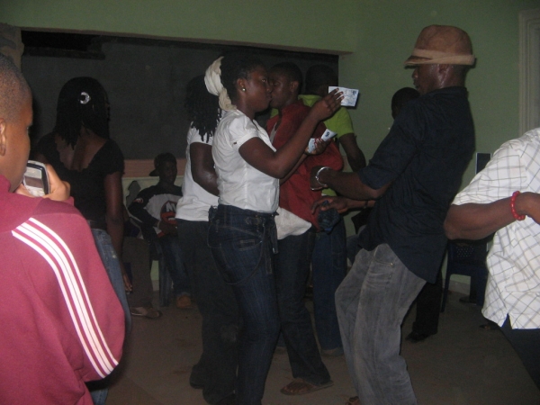 dancing continues - click for next photo