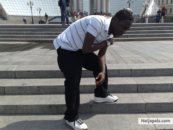  - click for next photo