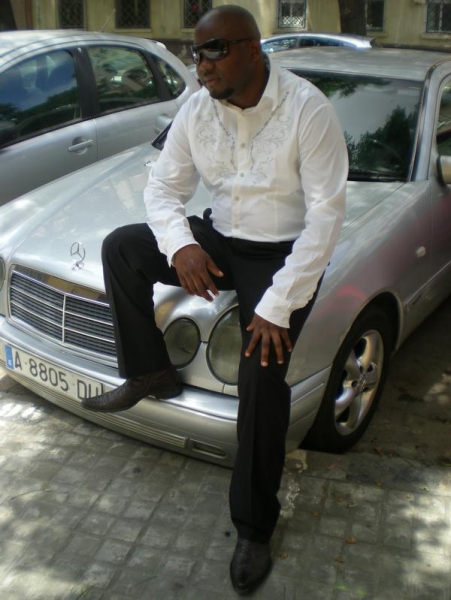  - click for next photo
