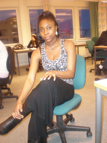  - click for next photo