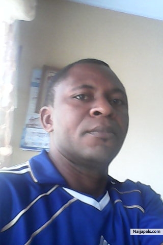 CHELSEA FC FAN CLUB - click for next photo