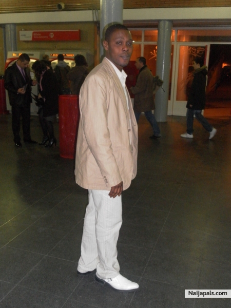  - click for next photo