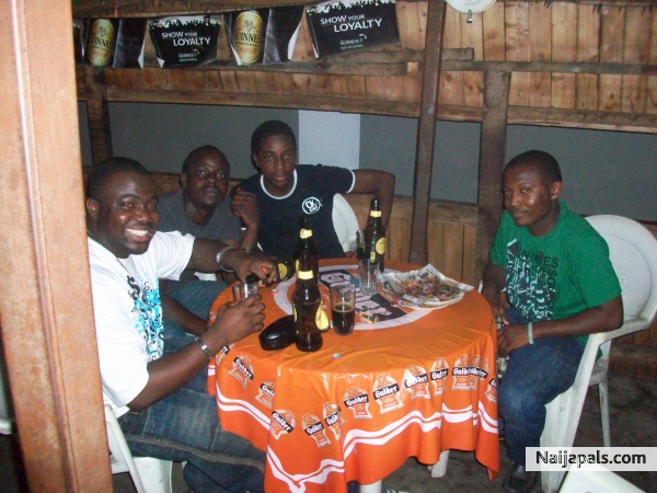 Chillin @ Wiseken Gbagada with d bois when i visited 9ja DEC 08 - click for next photo