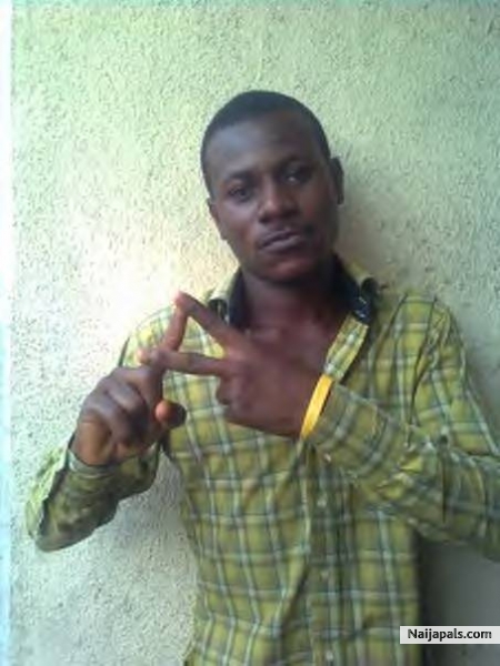 Akanfe Babatunde - click for next photo