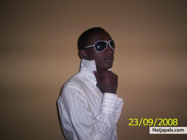 Hmm, see me o, i dey feel like fine boi. - click for next photo