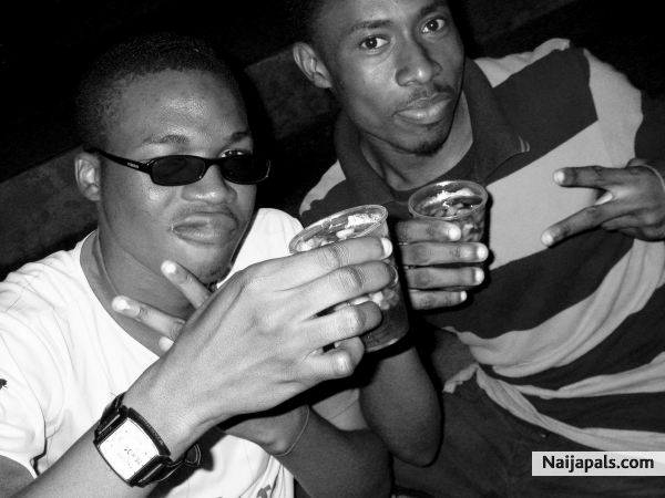 dueces... - click for next photo