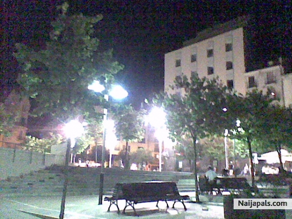  - click for next photo