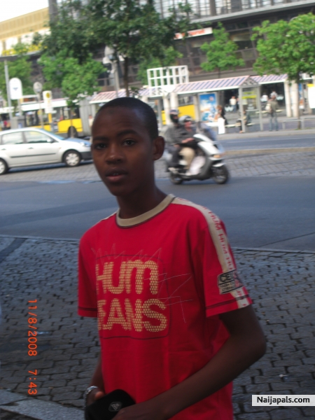  - click for next photo