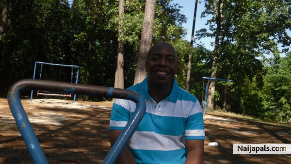 in da park on my day off. what r u doin Fergie? lol - click for next photo