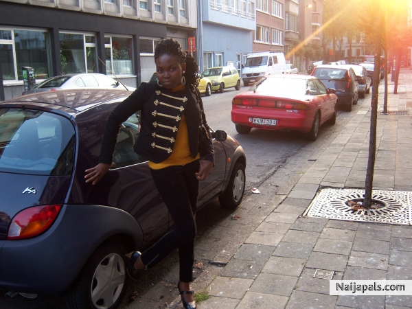  - click for next photo