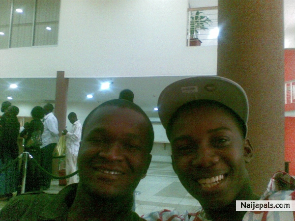 just chillin wid ma hommi - click for next photo