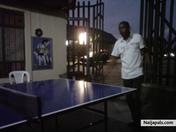 am play tennis - click for next photo