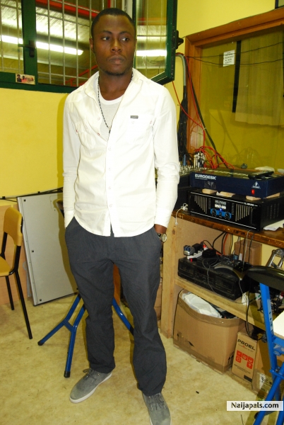  - click for next photo