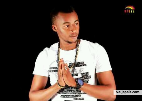 Self made king - click for next photo