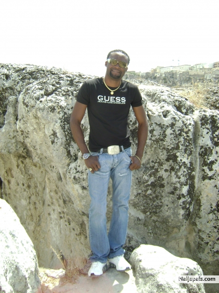  - click for next photo