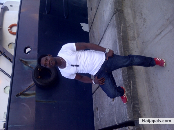 It osaroboy@notjstok.com - click for next photo
