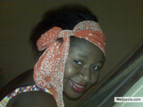 smilin beauty - click for next photo